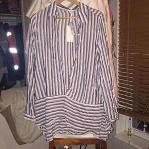 Long-sleeved dress shirt with collar